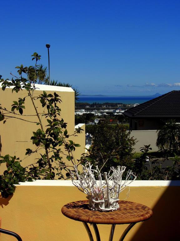 a Vue Guesthouse Somerset West Eksteriør billede